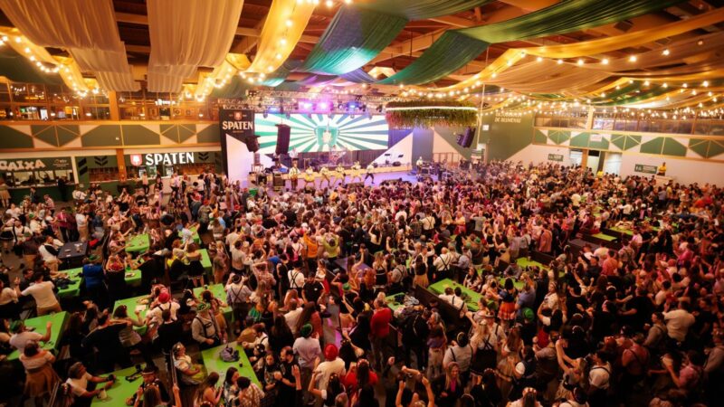 Oktoberfest Blumenau 2025 mira novo recorde e espera movimentar R$ 450 milhões em SC