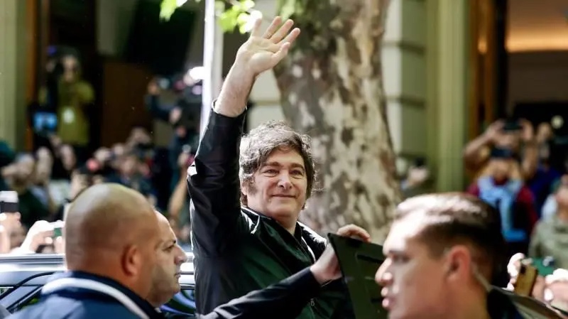 Milei conquista vitória expressiva nas eleições legislativas e consolida poder na Argentina