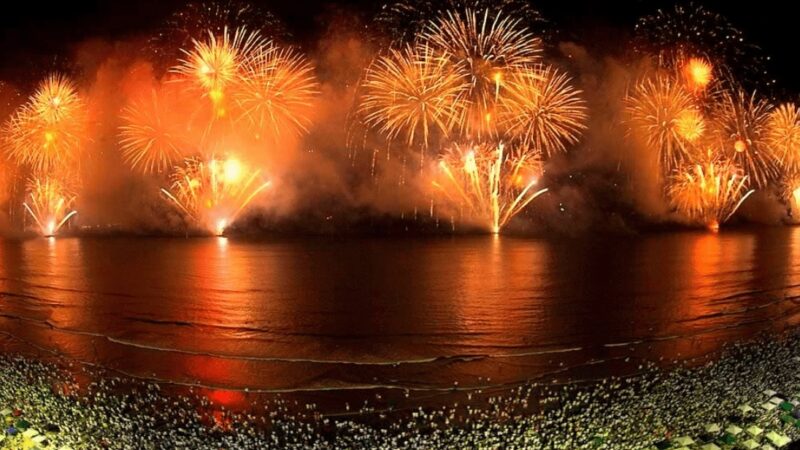 BC confirma Réveillon 2025 sem shows e aposta em queima de fogos de quase R$ 5 milhões