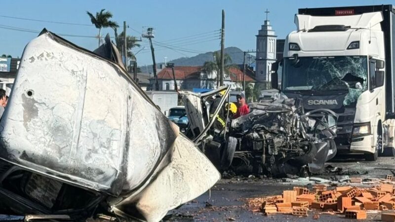 VÍDEO: Veja tudo o que se sabe sobre o grave acidente na BR-101 em Itajaí